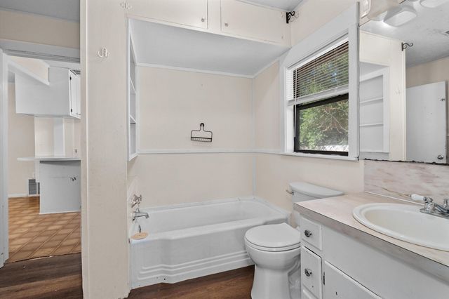 1603 E Main St, Henderson, TX 75652