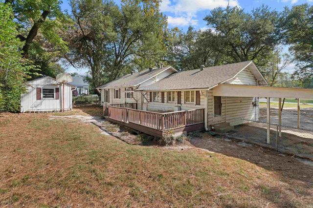 1603 E Main St, Henderson, TX 75652