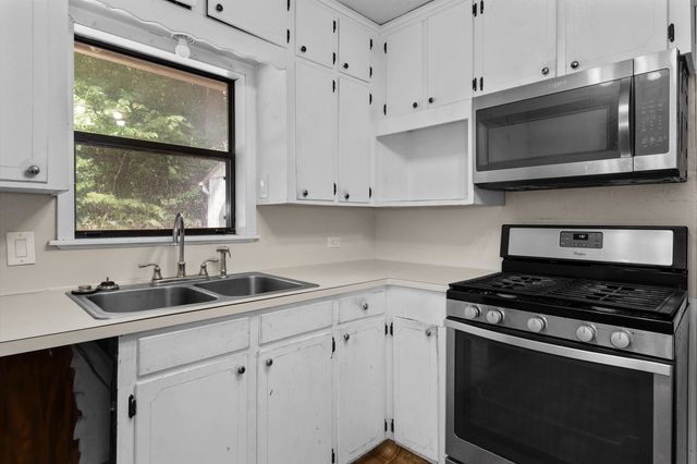 1603 E Main St, Henderson, TX 75652