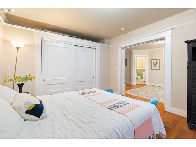 1104 Sw COLUMBIA St 203, Portland, OR 97201