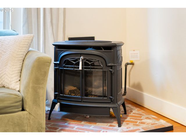 1104 Sw COLUMBIA St 203, Portland, OR 97201