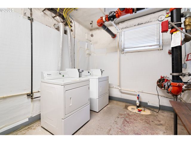 1104 Sw COLUMBIA St 203, Portland, OR 97201