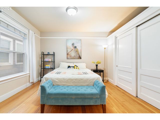 1104 Sw COLUMBIA St 203, Portland, OR 97201