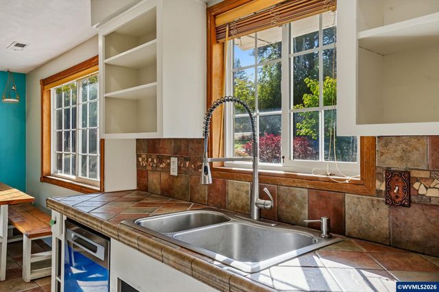 4241 Riverdale Rd S, Salem, OR 97302