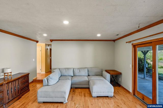 4241 Riverdale Rd S, Salem, OR 97302