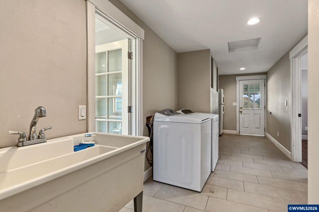 4241 Riverdale Rd S, Salem, OR 97302