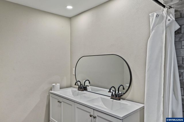 4241 Riverdale Rd S, Salem, OR 97302