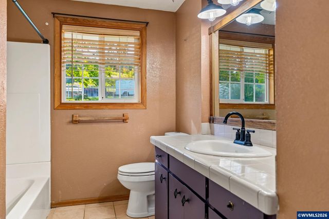 4241 Riverdale Rd S, Salem, OR 97302