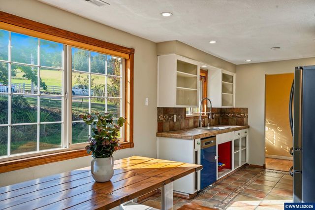 4241 Riverdale Rd S, Salem, OR 97302