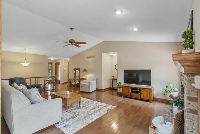 4195 S Satinwood Drive, Beloit, WI 53511