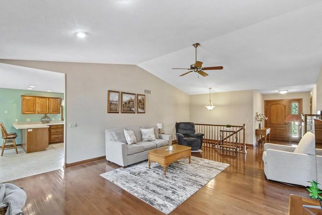4195 S Satinwood Drive, Beloit, WI 53511