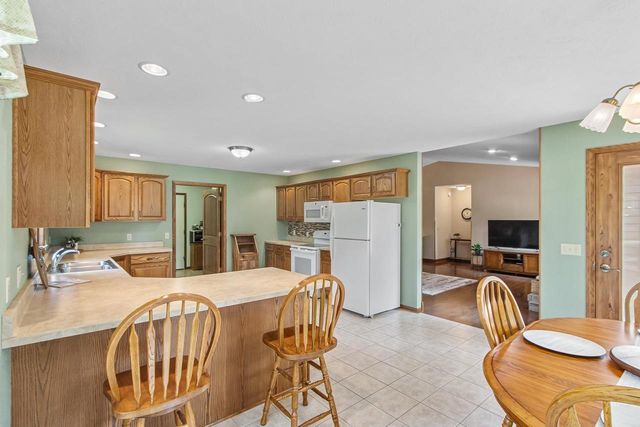 4195 S Satinwood Drive, Beloit, WI 53511