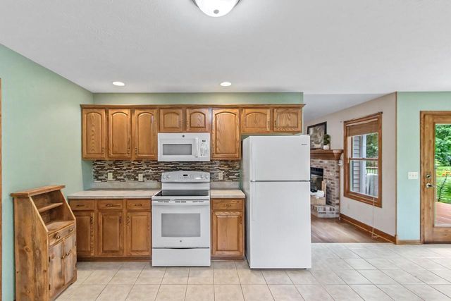 4195 S Satinwood Drive, Beloit, WI 53511
