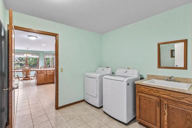 4195 S Satinwood Drive, Beloit, WI 53511