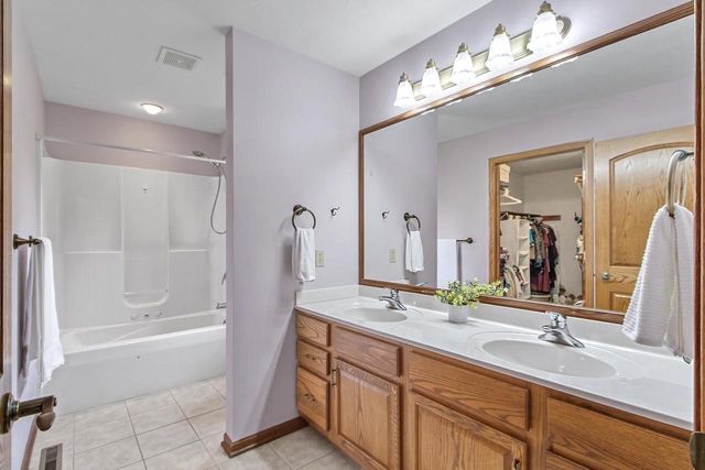 4195 S Satinwood Drive, Beloit, WI 53511
