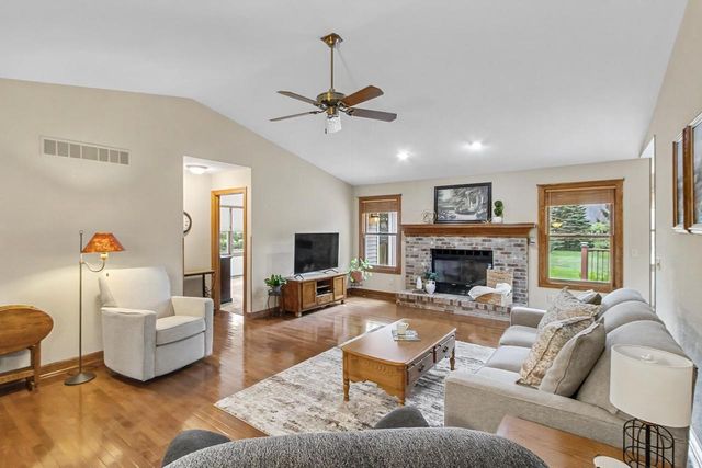 4195 S Satinwood Drive, Beloit, WI 53511