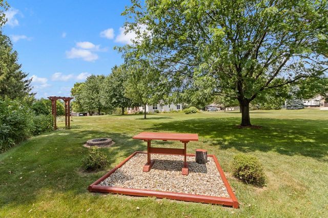 4195 S Satinwood Drive, Beloit, WI 53511