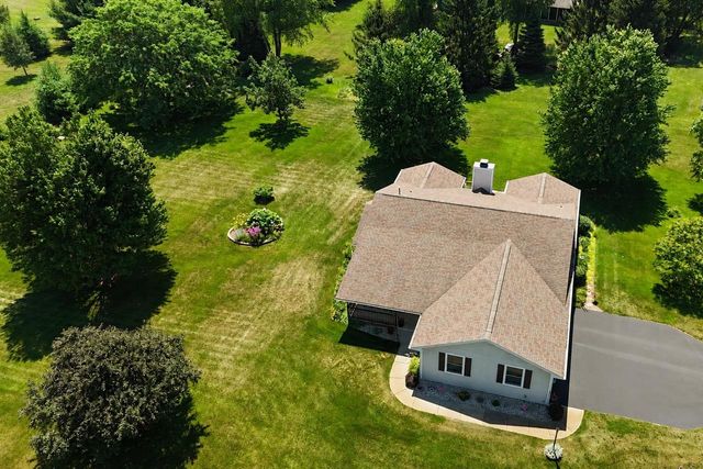 4195 S Satinwood Drive, Beloit, WI 53511