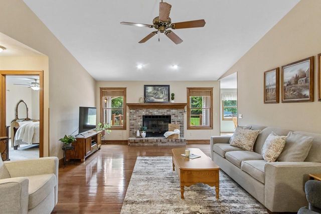 4195 S Satinwood Drive, Beloit, WI 53511