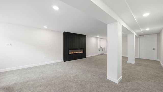 6225 Hawthorne Street, Rosemont, IL 60018