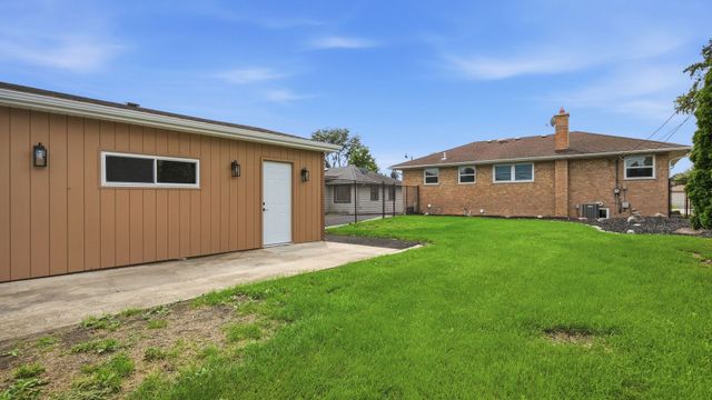 6225 Hawthorne Street, Rosemont, IL 60018
