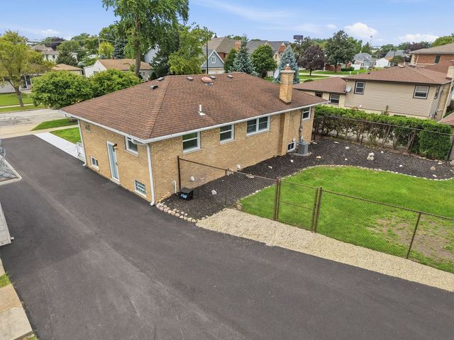 6225 Hawthorne Street, Rosemont, IL 60018