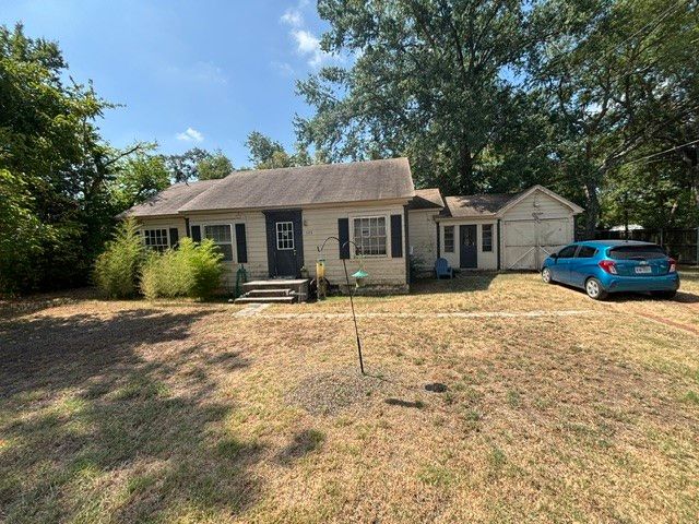 175 W Goshen Street, Canton, TX 75103