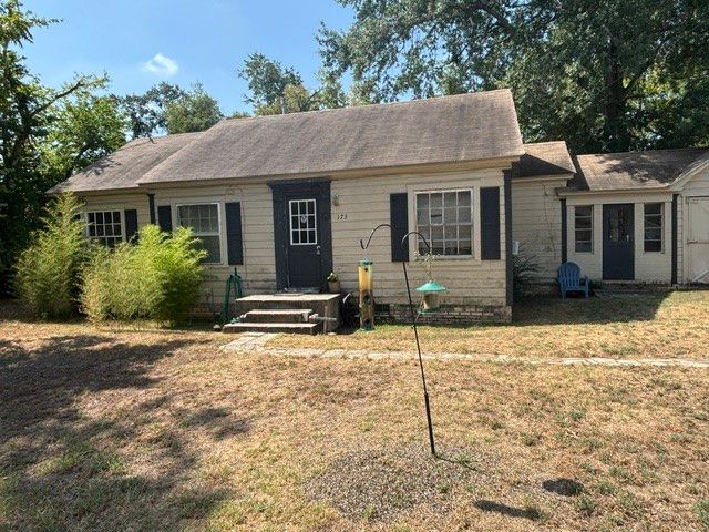 175 W Goshen Street, Canton, TX 75103