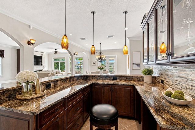 11220 8TH STREET E, Treasure Island, FL 33706
