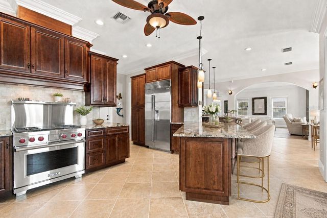 11220 8TH STREET E, Treasure Island, FL 33706