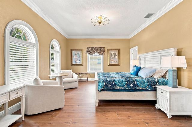 11220 8TH STREET E, Treasure Island, FL 33706