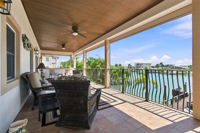 11220 8TH STREET E, Treasure Island, FL 33706