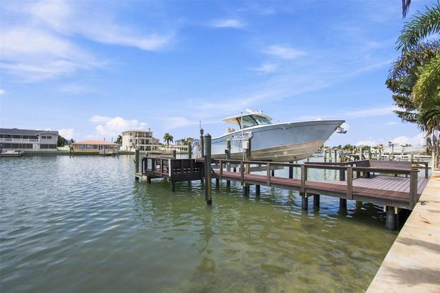 11220 8TH STREET E, Treasure Island, FL 33706