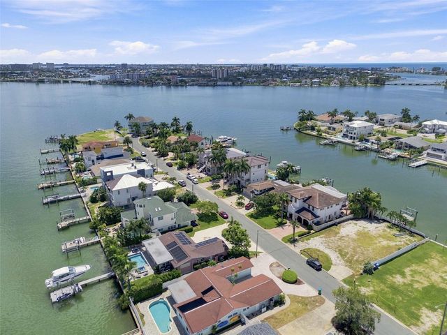 11220 8TH STREET E, Treasure Island, FL 33706