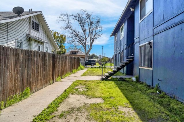 2311 E White Avenue, Fresno, CA 93701