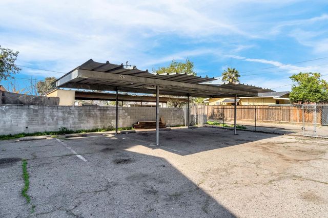 2311 E White Avenue, Fresno, CA 93701