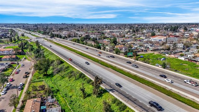 2311 E White Avenue, Fresno, CA 93701