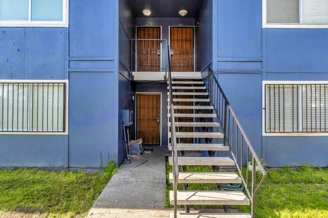 2311 E White Avenue, Fresno, CA 93701