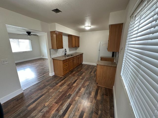 2311 E White Avenue, Fresno, CA 93701