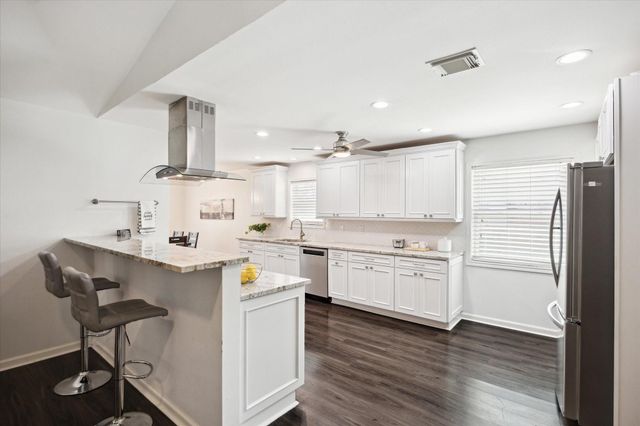 7614 Braesview Lane, Houston, TX 77071