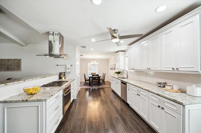 7614 Braesview Lane, Houston, TX 77071