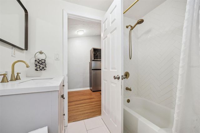 1000 S LAUREL AVENUE, Sanford, FL 32771