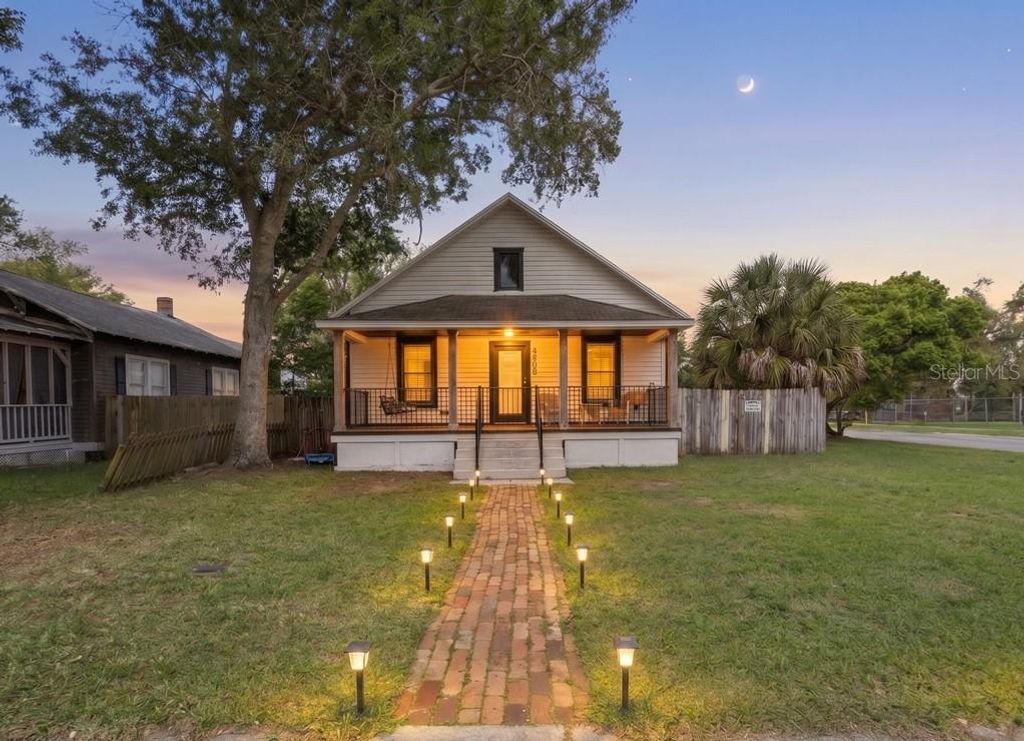 1000 S LAUREL AVENUE, Sanford, FL 32771