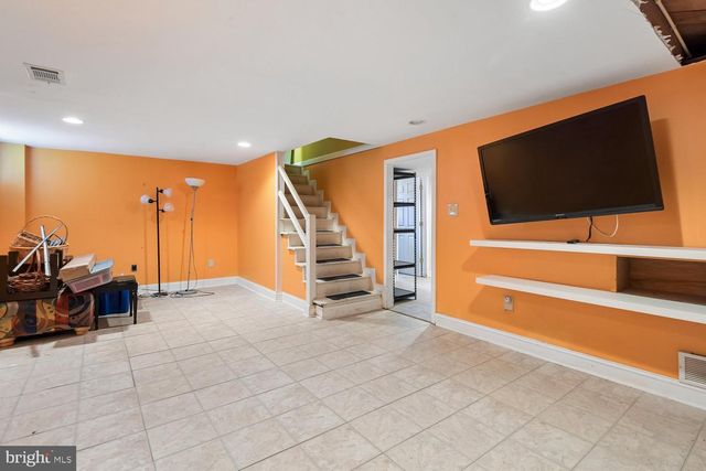 6822 FOX MEADOW RD, Baltimore, MD 21207