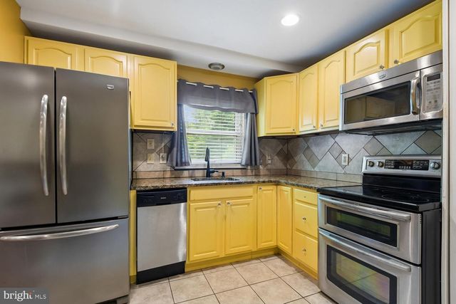 6822 FOX MEADOW RD, Baltimore, MD 21207