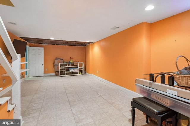 6822 FOX MEADOW RD, Baltimore, MD 21207