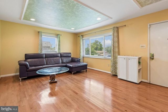 6822 FOX MEADOW RD, Baltimore, MD 21207