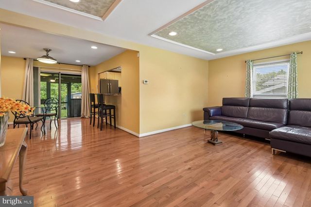 6822 FOX MEADOW RD, Baltimore, MD 21207