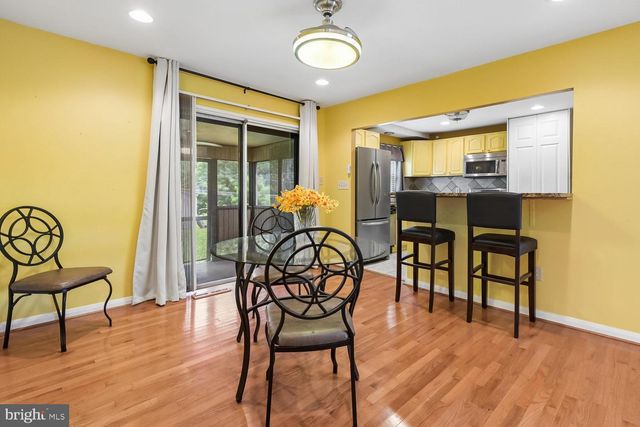 6822 FOX MEADOW RD, Baltimore, MD 21207