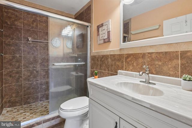 6822 FOX MEADOW RD, Baltimore, MD 21207